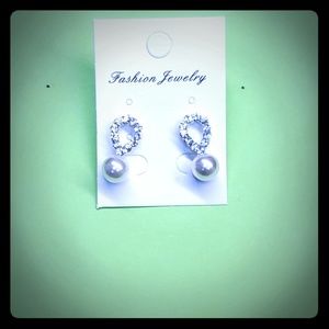 Diamond Pearl Tear Drop Ear